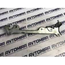 Кронштейн декоративної кришки двигуна Toyota Avensis T25 2003-2008 1263126010